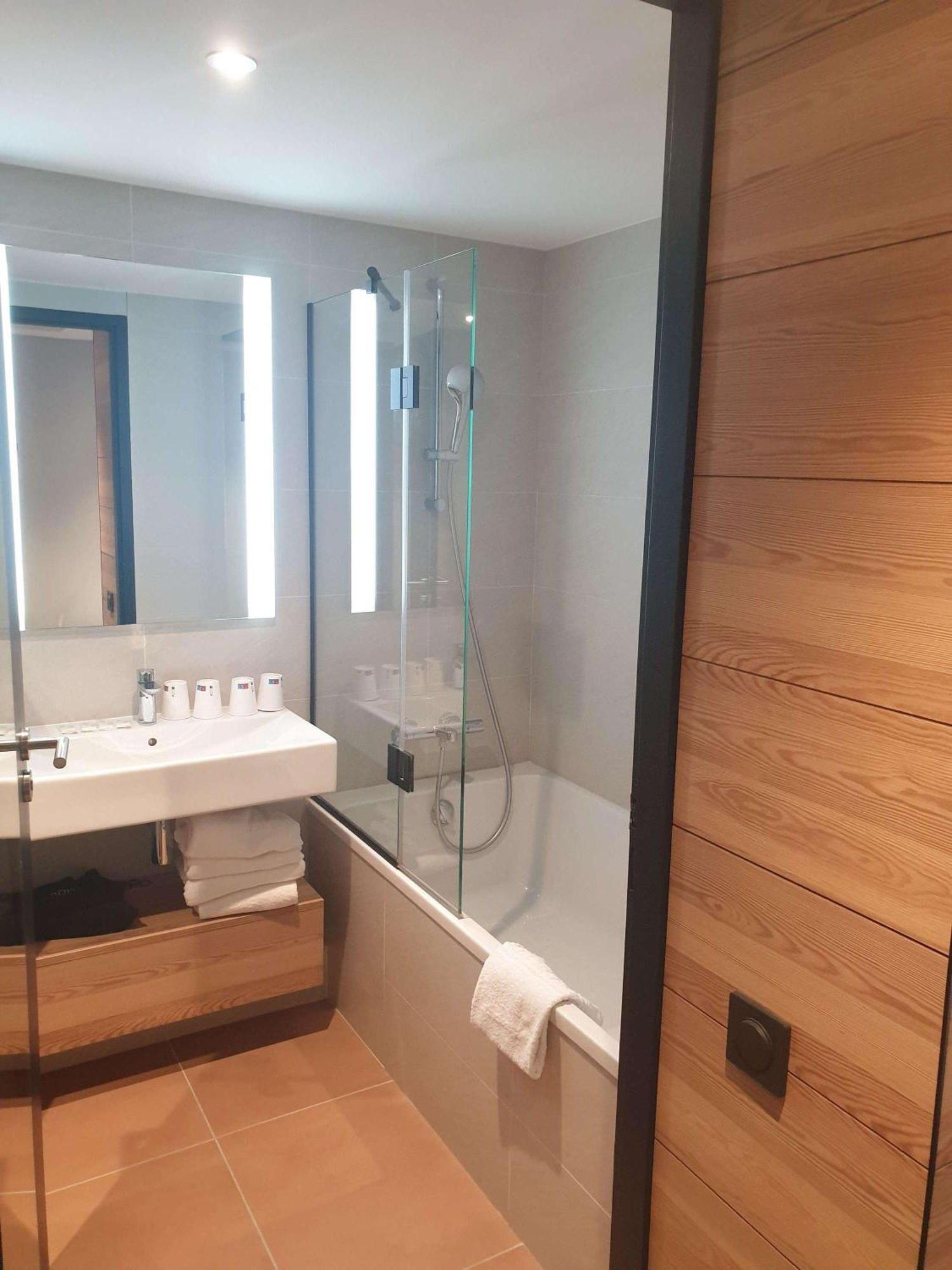 Ibis Styles Albertville Exteriör bild